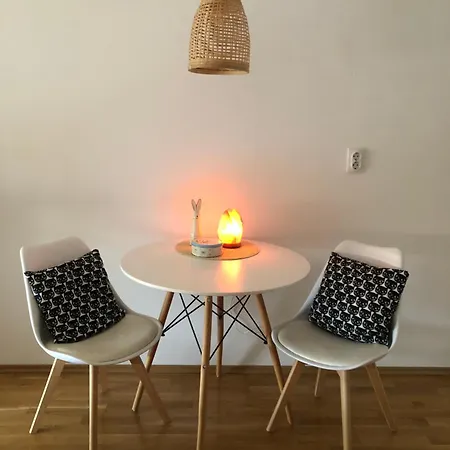 Tesla 30 Διαμέρισμα *